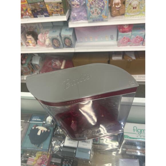 Special Edition Celebration Barbie 2002 - Picture 4 of 5